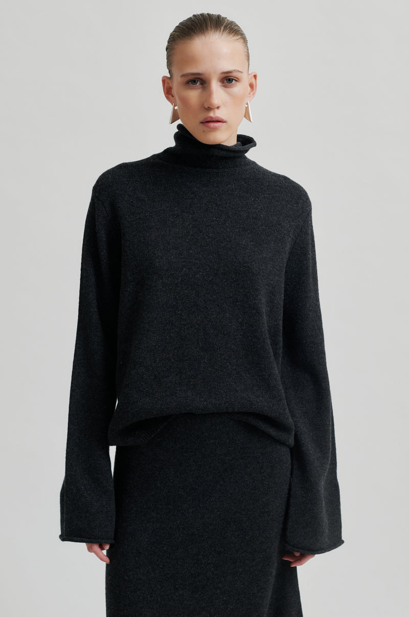 Neva Knit T-Neck