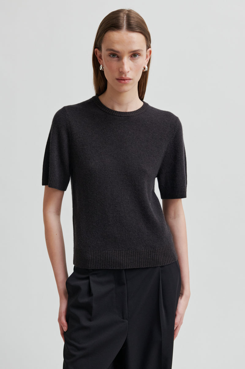Leara Knit O-Neck