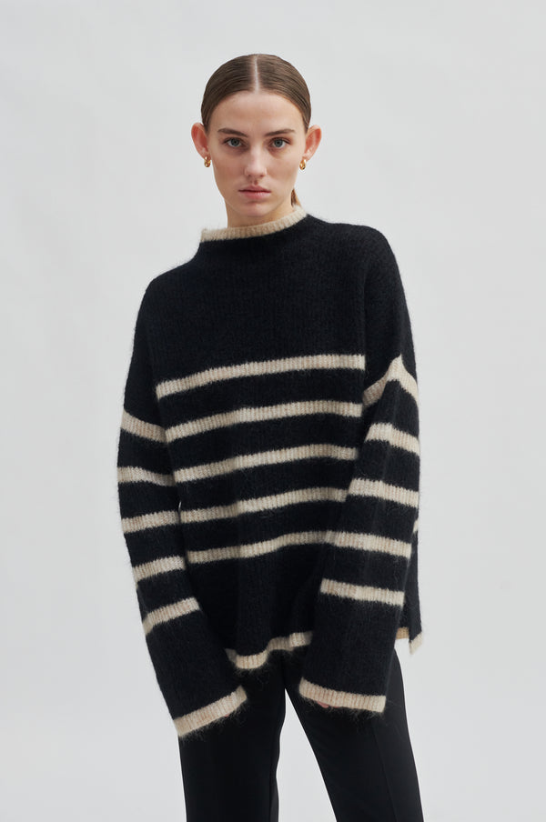 Ovalis Knit T-Neck