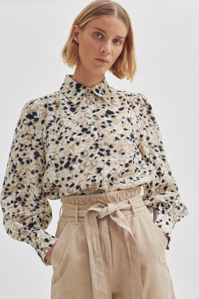 Gaura Shirt