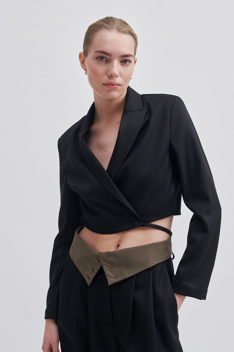 Almanda Cropped Blazer